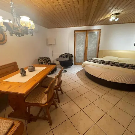 33 Apartman *
